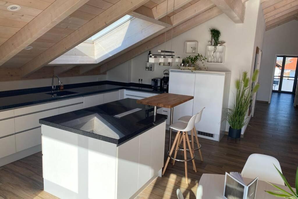 Lichtdurchflutete Wohnung Mit Grosser Dachterrasse 布鲁克米尔 外观 照片
